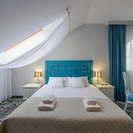 Hotel Lord Ράντομ Εξωτερικό φωτογραφία