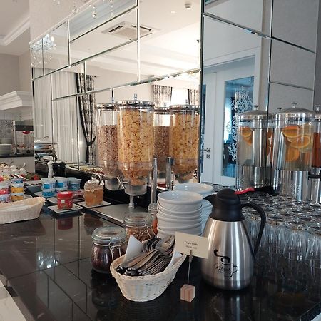 Hotel Lord Ράντομ Εξωτερικό φωτογραφία