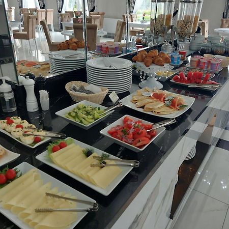 Hotel Lord Ράντομ Εξωτερικό φωτογραφία